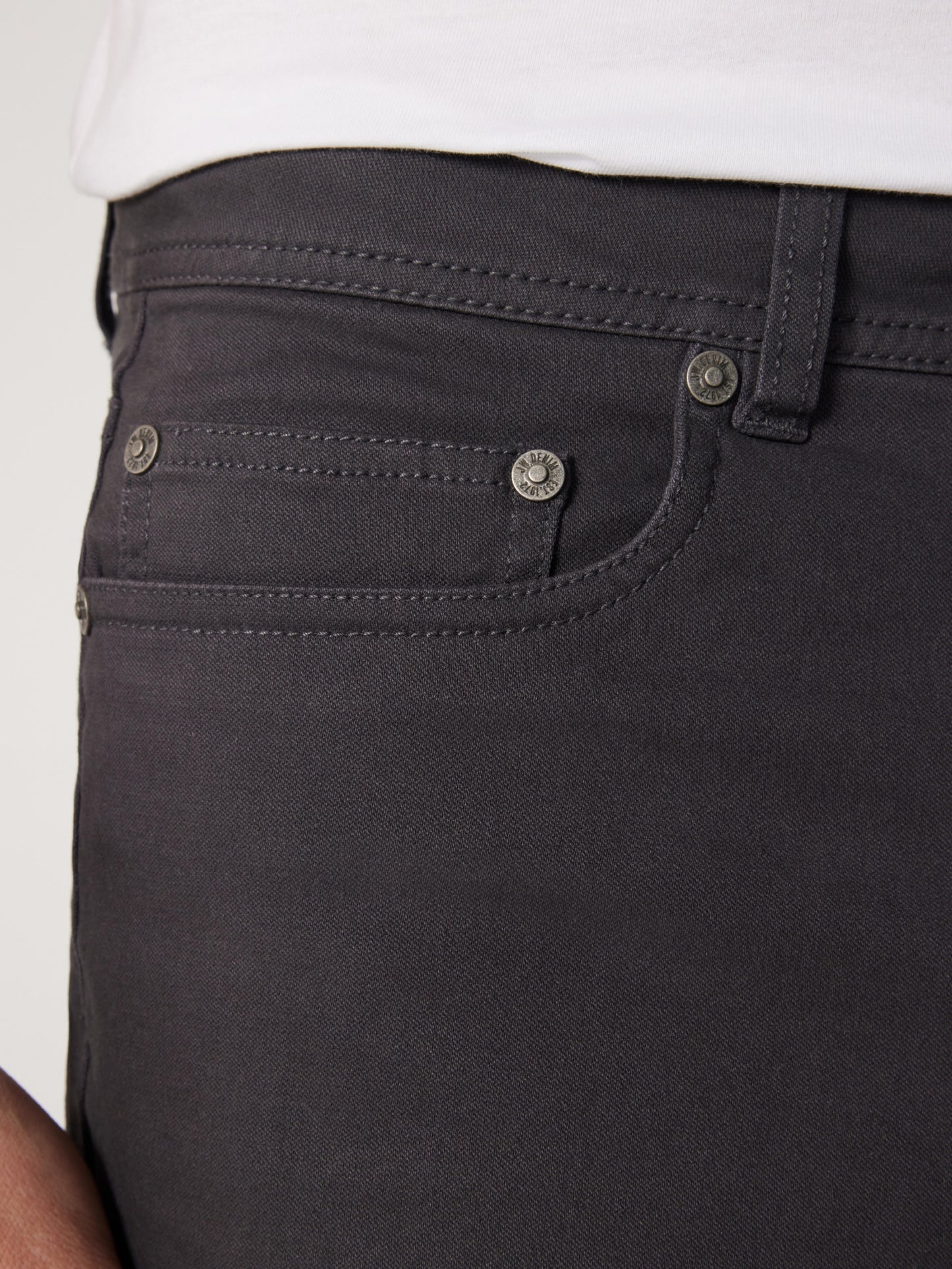 Milton 5 Pocket Short