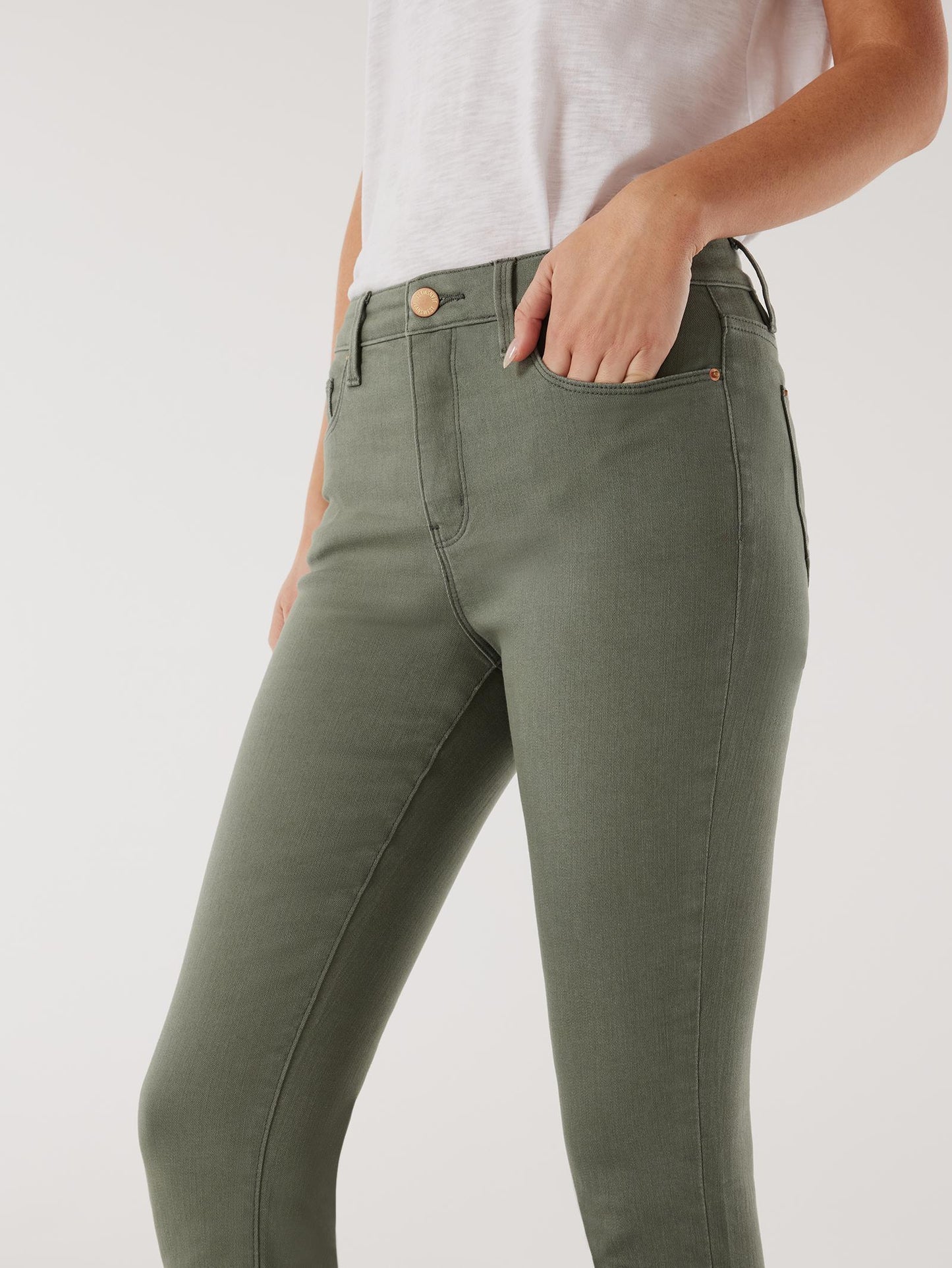 Kara Mid Waisted Skinny Capri