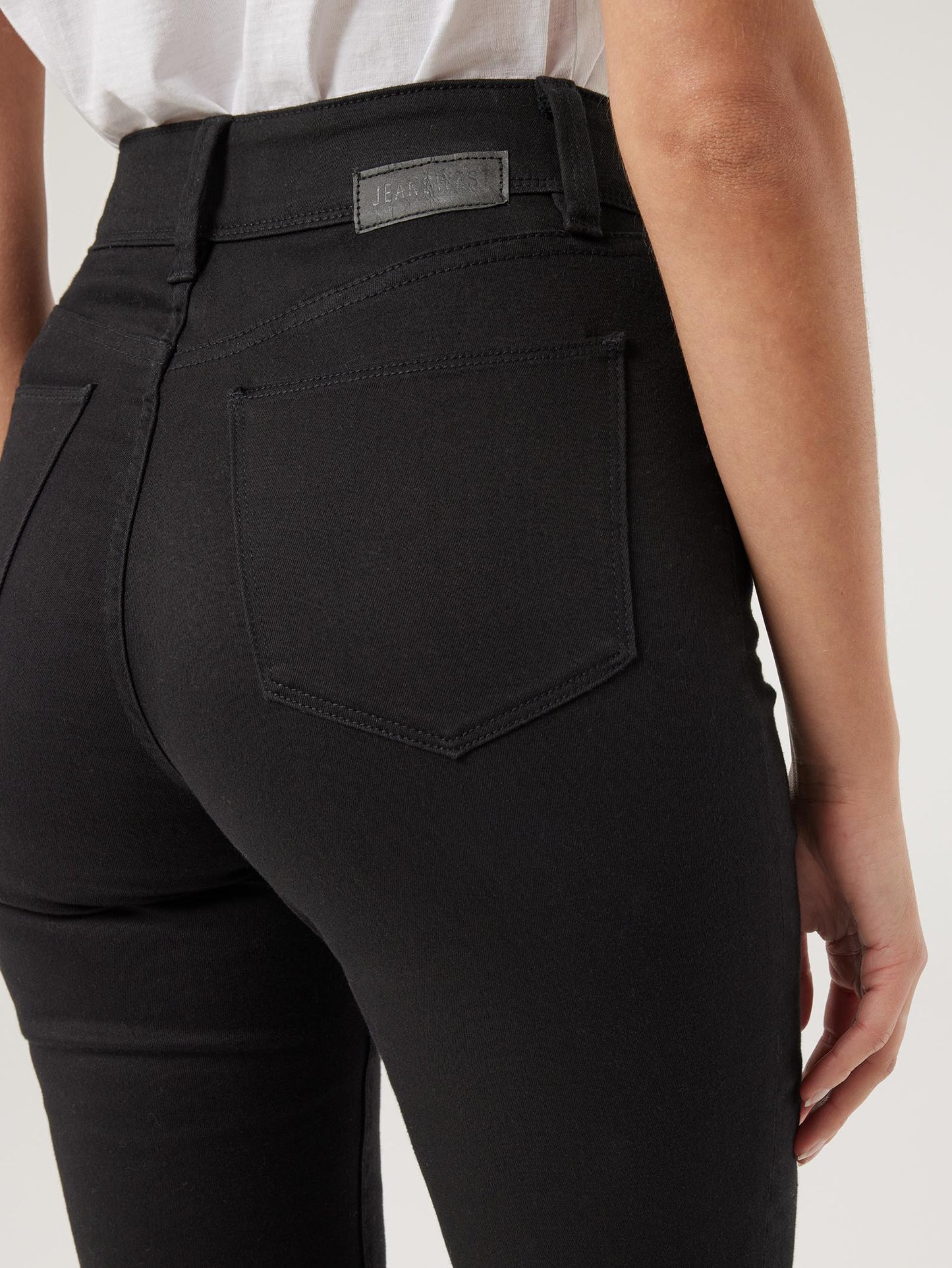 Tummy Trimmer Straight Jeans