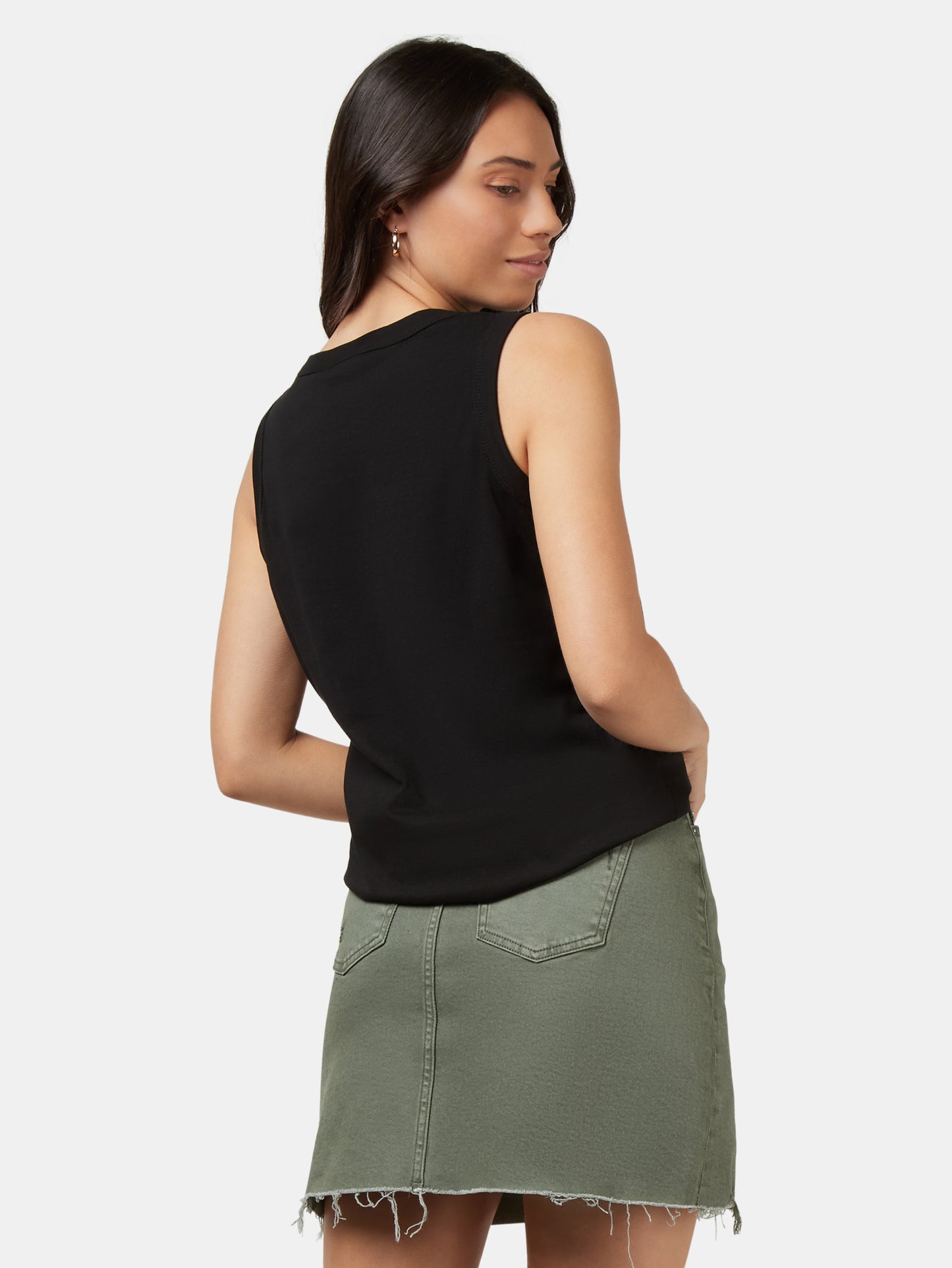 Essential Tank