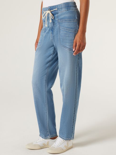 Emily J-Luxe Tapered Jeans, Light Indigo, hi-res