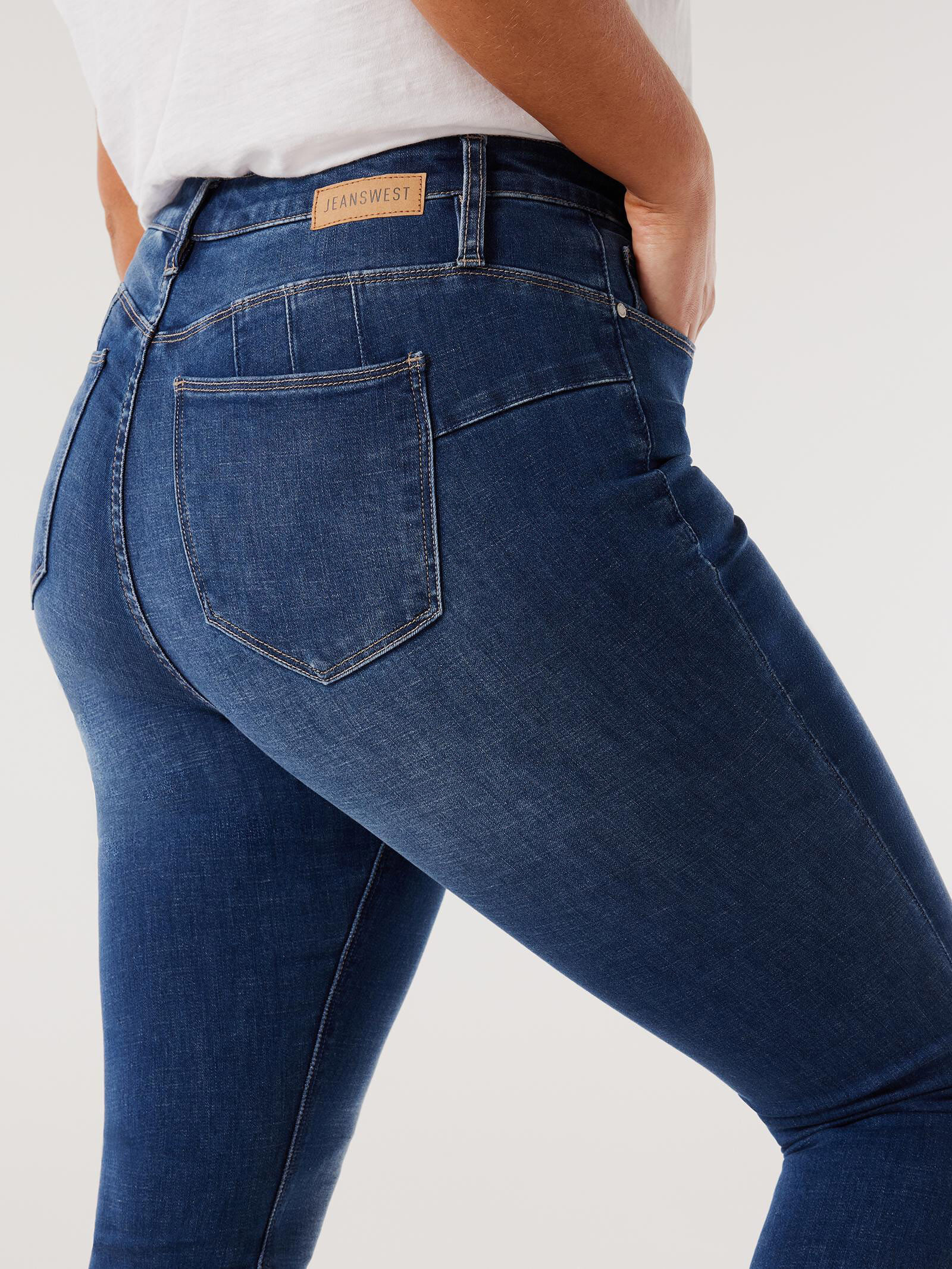 Jeans top for lifters