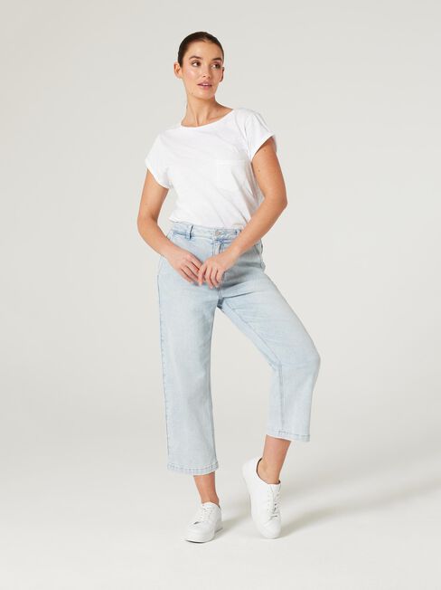 https://www.jeanswest.co.nz/dw/image/v2/BDXX_PRD/on/demandware.static/-/Sites-jeanswest-master-catalog/default/dw8e0d66e0/images/WFJ-14661/WFJ-14661_01_IM_05_Kelsey-Relaxed-Capri_Bleach-Wash.jpg?sw=488&sh=652